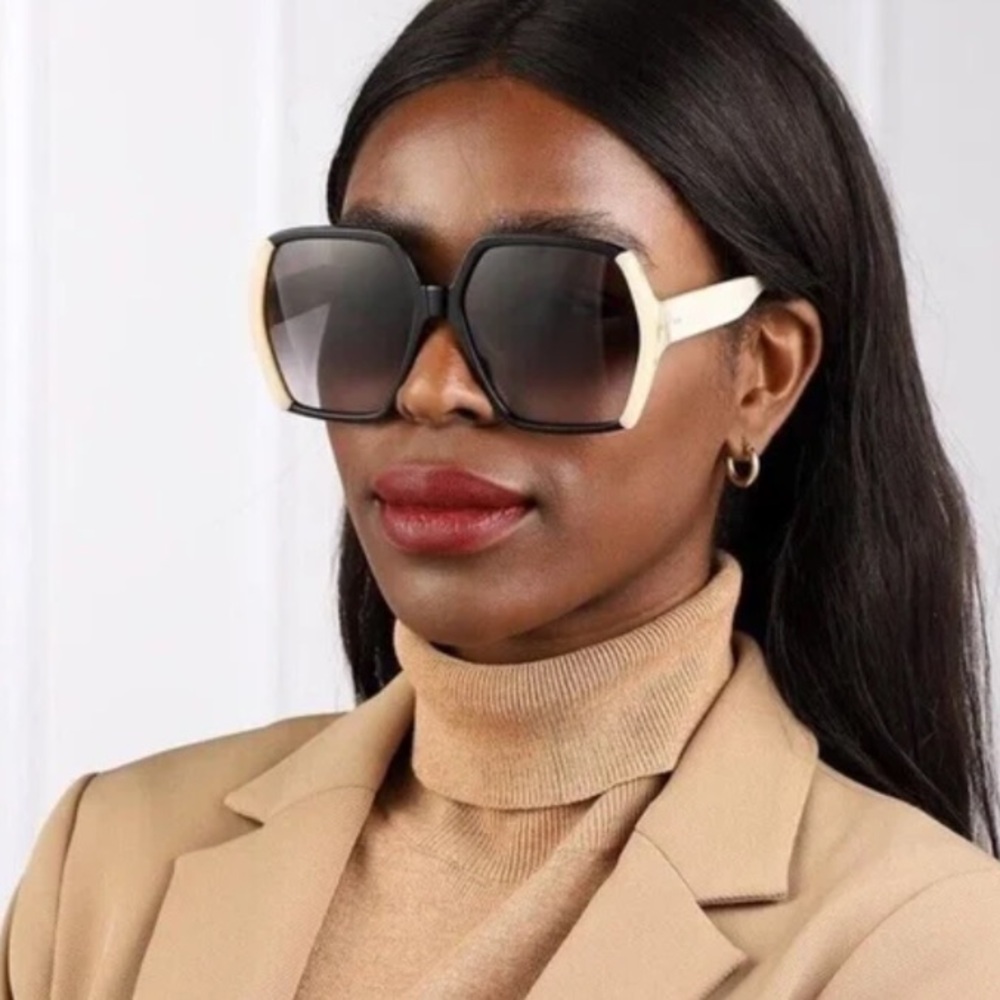 Excluded Gucci Sunglasses, New 365 - Picture 2 of 4